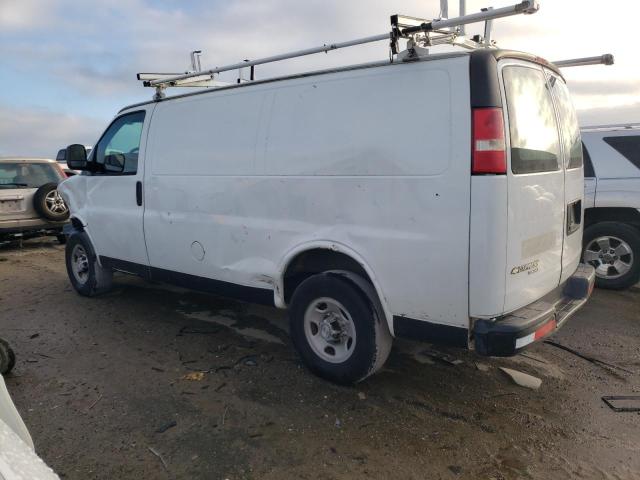 1GCWGFCF2F1168735 - 2015 CHEVROLET EXPRESS G2 WHITE photo 2