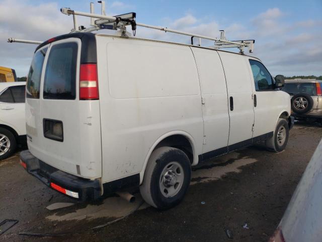 1GCWGFCF2F1168735 - 2015 CHEVROLET EXPRESS G2 WHITE photo 3