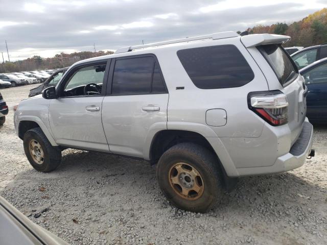 JTEBU5JR2J5550629 - 2018 TOYOTA 4RUNNER SR5/SR5 PREMIUM 银色 照片 2