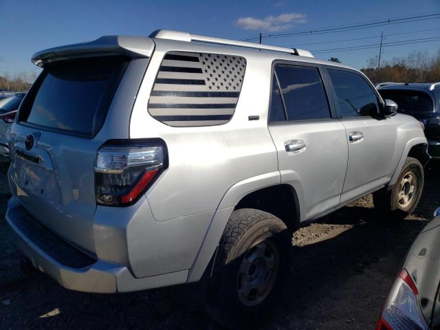 JTEBU5JR2J5550629 - 2018 TOYOTA 4RUNNER SR5/SR5 PREMIUM 银色 照片 3