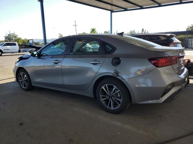 3KPF24AD2RE766202 - 2024 KIA FORTE LX GRAY photo 2