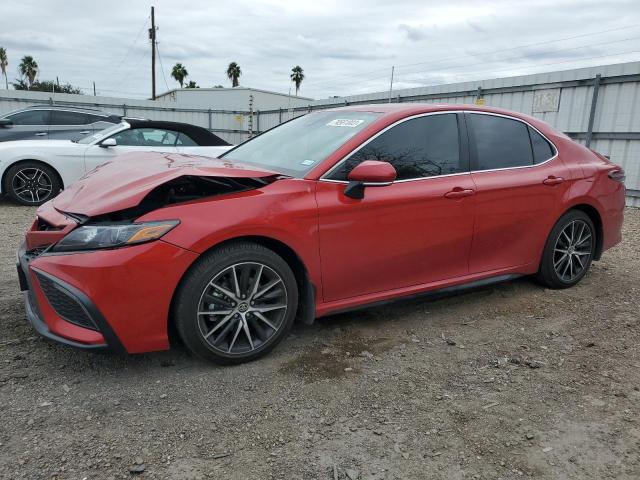 4T1G11AK1NU070393 - 2022 TOYOTA CAMRY SE RED photo 1