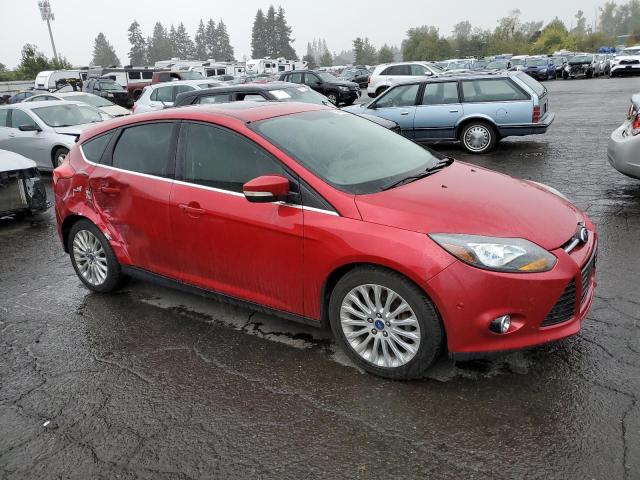 1FAHP3N26CL305375 - 2012 FORD FOCUS TITANIUM RED photo 4