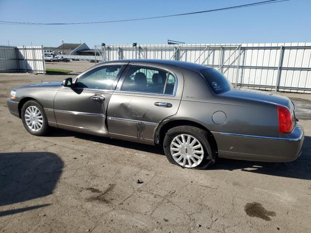 1LNHM81W14Y614647 - 2004 LINCOLN TOWN CAR EXECUTIVE GRAY photo 2