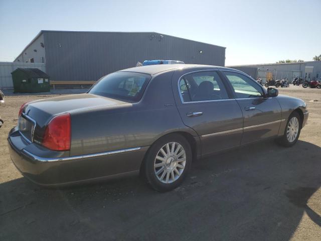 1LNHM81W14Y614647 - 2004 LINCOLN TOWN CAR EXECUTIVE GRAY photo 3