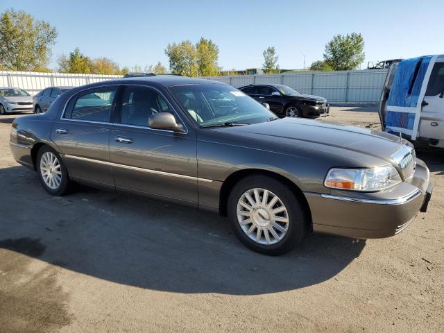 1LNHM81W14Y614647 - 2004 LINCOLN TOWN CAR EXECUTIVE GRAY photo 4