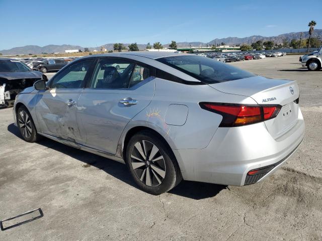 1N4BL4DV5MN334584 - 2021 NISSAN ALTIMA SV SILVER photo 2