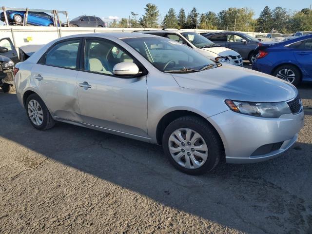 KNAFU4A25B5425772 - 2011 KIA FORTE EX SILVER photo 4