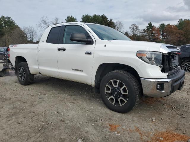 5TFUY5F10JX693510 - 2018 TOYOTA TUNDRA DOUBLE CAB SR/SR5 WHITE photo 4