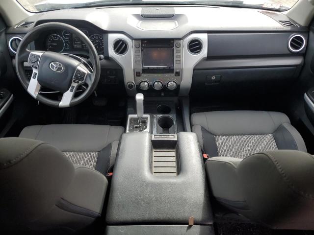 5TFUY5F10JX693510 - 2018 TOYOTA TUNDRA DOUBLE CAB SR/SR5 WHITE photo 8