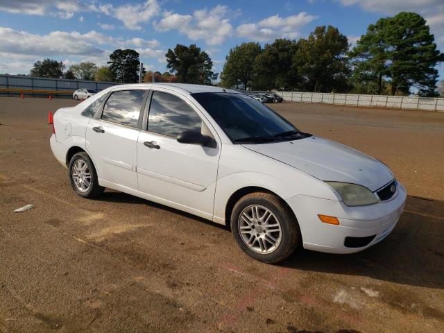 1FAFP34N27W300973 - 2007 FORD FOCUS ZX4 WHITE photo 4