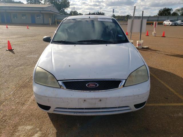 1FAFP34N27W300973 - 2007 FORD FOCUS ZX4 WHITE photo 5