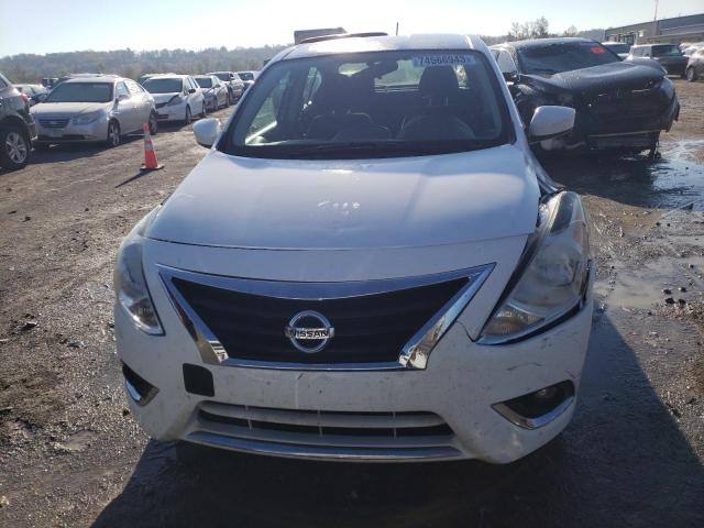 3N1CN7AP6HL804307 - 2017 NISSAN VERSA S WHITE photo 5