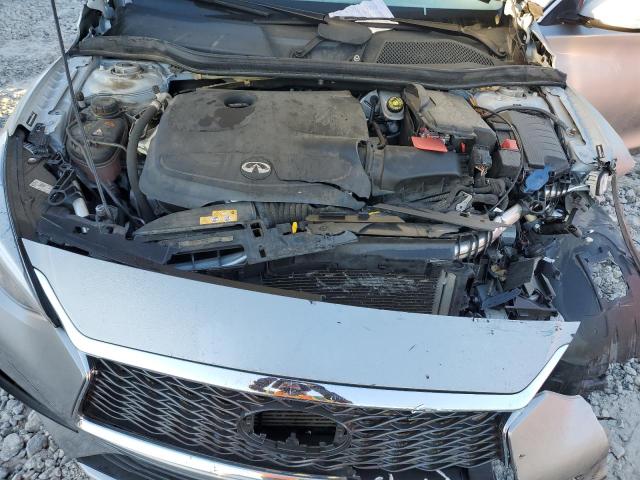 SJKCH5CP8JA056434 - 2018 INFINITI QX30 BASE فضي صورة 11