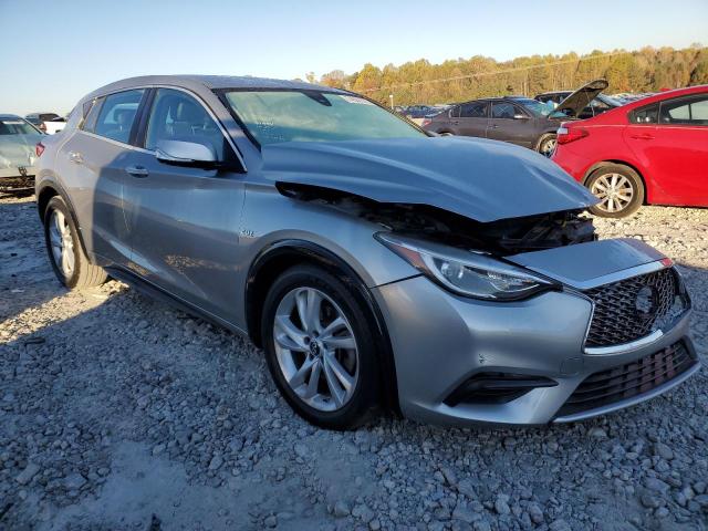 SJKCH5CP8JA056434 - 2018 INFINITI QX30 BASE SILVER photo 4