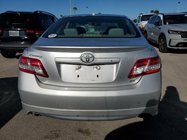 4T1BK3EK4BU620162 - 2011 TOYOTA CAMRY SE GRAY photo 6