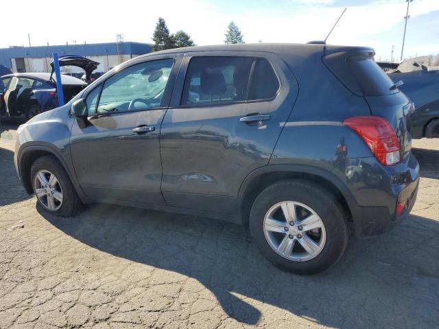 KL7CJNSBXMB348238 - 2021 CHEVROLET TRAX LS GRAY photo 2