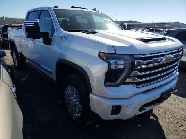 1GC4YREY3RF192246 - 2024 CHEVROLET SILVERADO K2500 HIGH COUNTRY WHITE photo 4