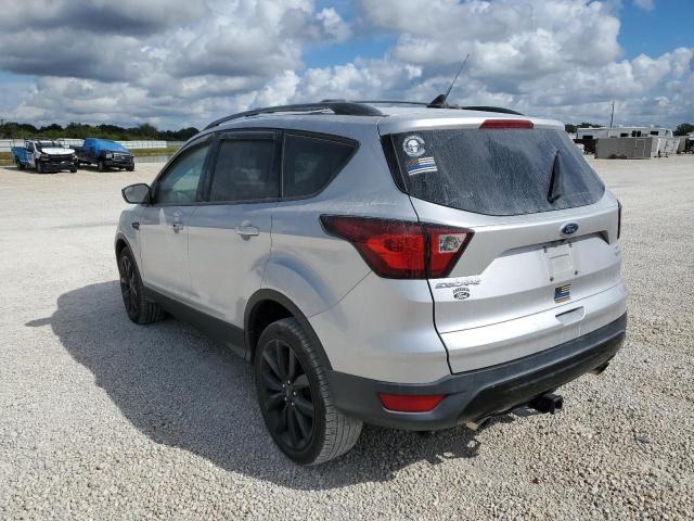 1FMCU0GD2KUB08816 - 2019 FORD ESCAPE SE GRAY photo 2