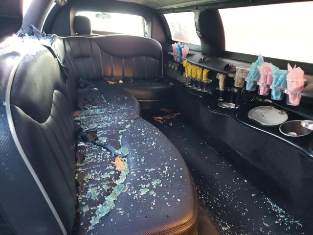 2L1FM88W58X635635 - 2008 LINCOLN TOWN CAR EXECUTIVE WHITE photo 11