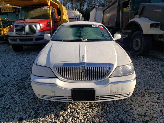 2L1FM88W58X635635 - 2008 LINCOLN TOWN CAR EXECUTIVE WHITE photo 5