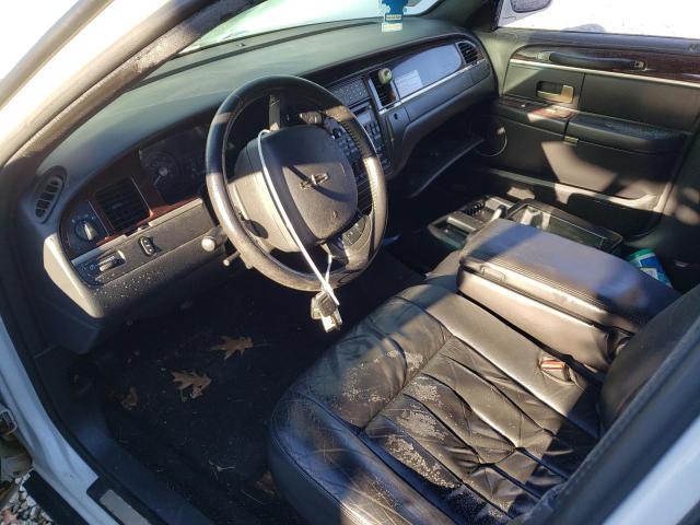 2L1FM88W58X635635 - 2008 LINCOLN TOWN CAR EXECUTIVE WHITE photo 8