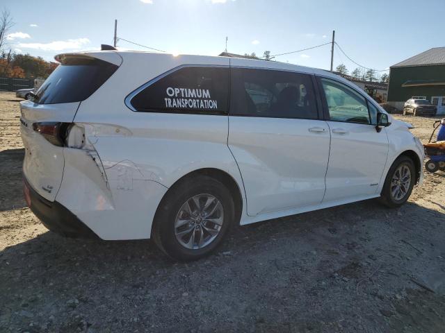 5TDKRKEC8MS045672 - 2021 TOYOTA SIENNA LE WHITE photo 3