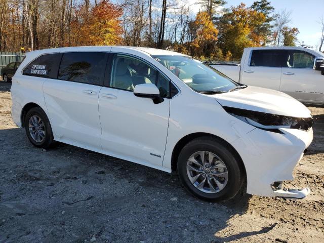 5TDKRKEC8MS045672 - 2021 TOYOTA SIENNA LE WHITE photo 4