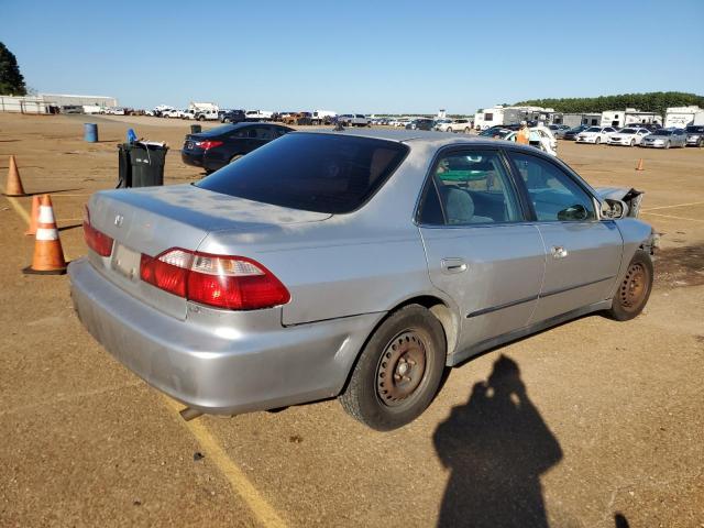 JHMCG5641YC010948 - 2000 HONDA ACCORD LX SILVER photo 3