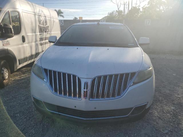 2LMDJ6JK1BBJ10008 - 2011 LINCOLN MKX WHITE photo 5