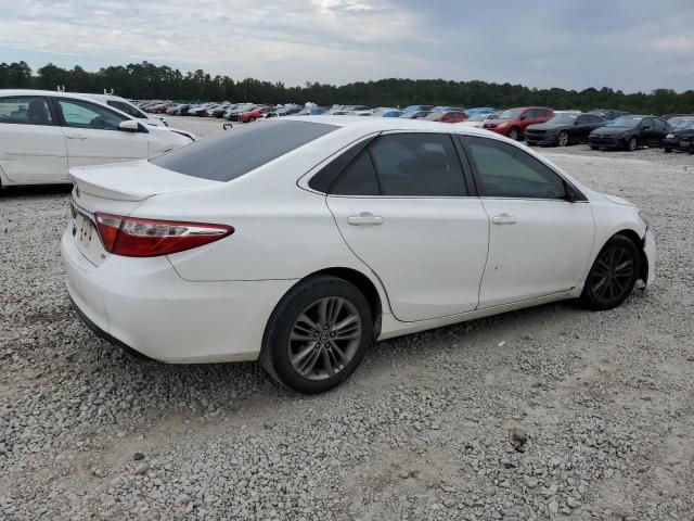 4T1BF1FK0FU032207 - 2015 TOYOTA CAMRY LE WHITE photo 3