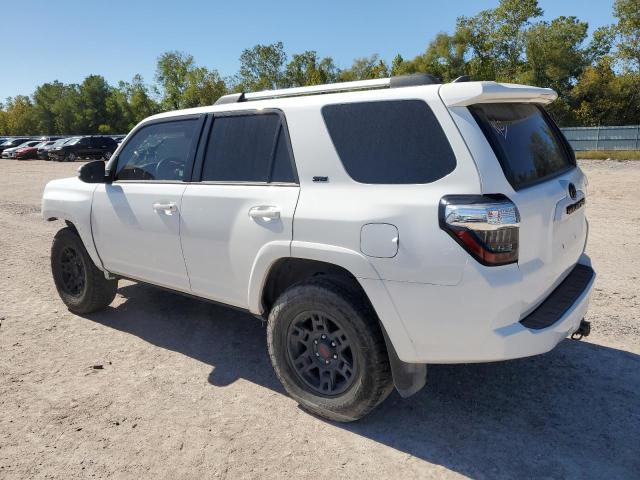 JTEFU5JR7M5242362 - 2021 TOYOTA 4RUNNER SR5 WHITE photo 2