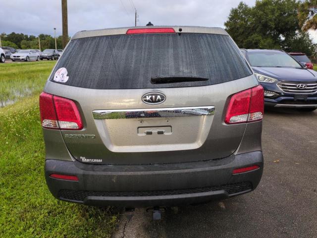 5XYKT3A19BG167043 - 2011 KIA SORENTO BASE GRAY photo 6