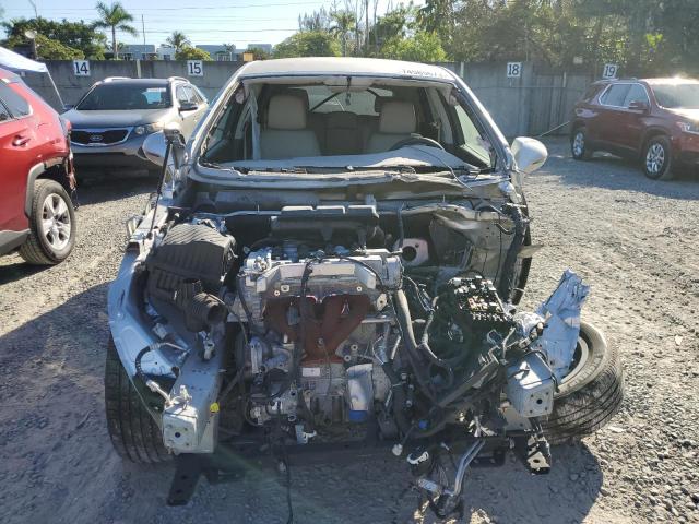 LRBFXBSA6KD106633 - 2019 BUICK ENVISION PREFERRED SILVER photo 5