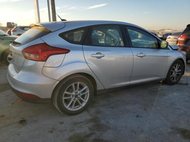 1FADP3K2XFL301093 - 2015 FORD FOCUS SE SILVER photo 3