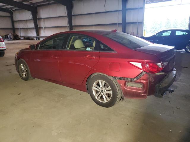 5NPEB4AC0DH687179 - 2013 HYUNDAI SONATA GLS RED photo 2