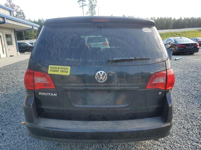 2V4RW4DG1BR803192 - 2011 VOLKSWAGEN ROUTAN S BLACK photo 6