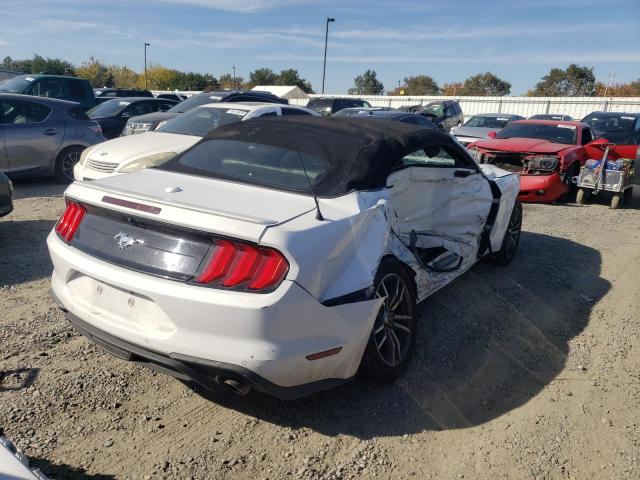 1FATP8UH3J5142652 - 2018 FORD MUSTANG WHITE photo 3