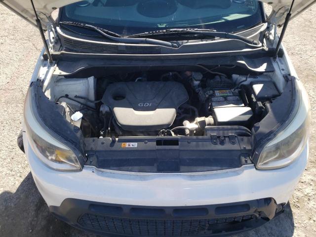 KNDJN2A26F7113324 - 2015 KIA SOUL WHITE photo 11