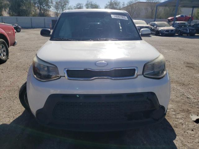 KNDJN2A26F7113324 - 2015 KIA SOUL WHITE photo 5