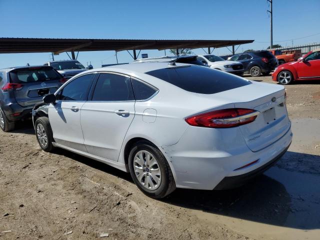 3FA6P0G79KR282561 - 2019 FORD FUSION S WHITE photo 2