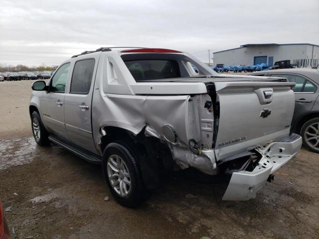 3GNTKGE36BG226018 - 2011 CHEVROLET AVALANCHE LTZ SILVER photo 2