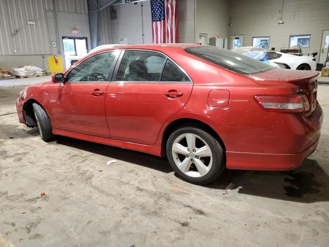 4T1BF3EK4BU662643 - 2011 TOYOTA CAMRY BASE RED photo 2