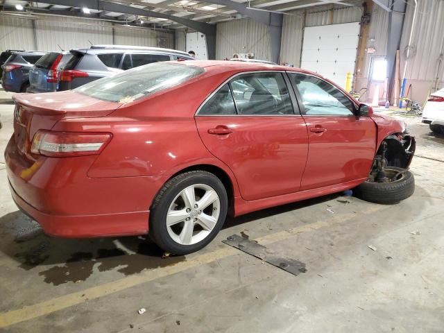 4T1BF3EK4BU662643 - 2011 TOYOTA CAMRY BASE RED photo 3