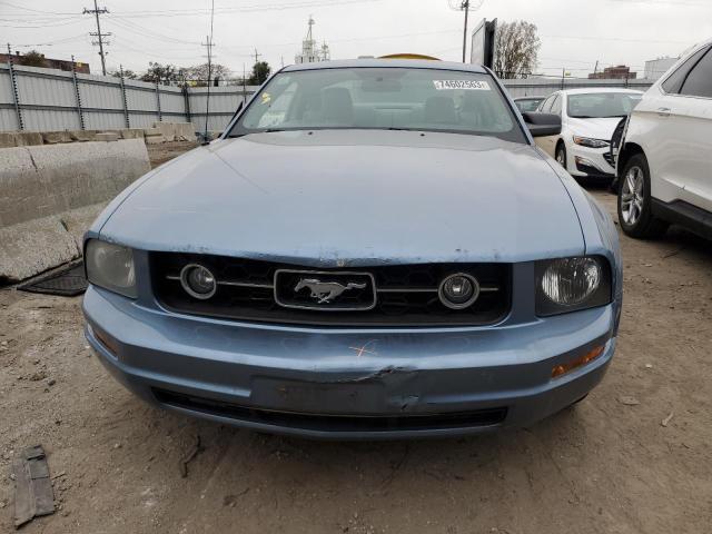 1ZVFT80N965254391 - 2006 FORD MUSTANG BLUE photo 5