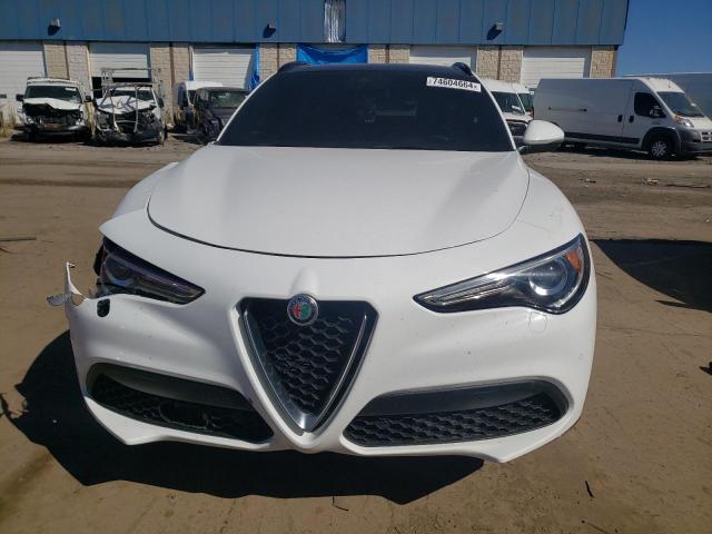ZASPAKBN2N7D41728 - 2022 ALFA ROMEO STELVIO TI WHITE photo 5