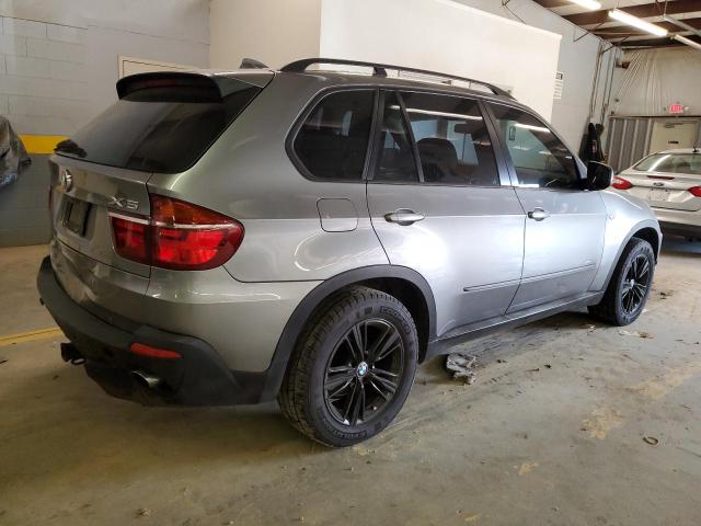 5UXFF03589LJ95873 - 2009 BMW X5 XDRIVE35D GRAY photo 3