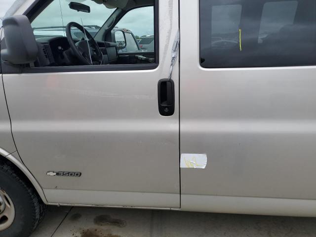 1GAHG39U661222916 - 2006 CHEVROLET EXPRESS G3 SILVER photo 12