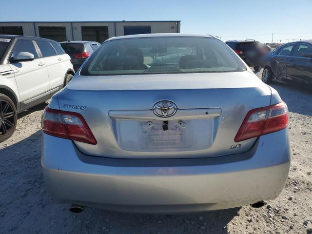 4T1BK46K07U547657 - 2007 TOYOTA CAMRY LE GRAY photo 6