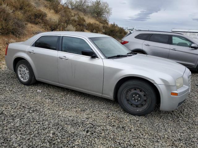 2C3KA43R37H807159 - 2007 CHRYSLER 300 SILVER photo 4